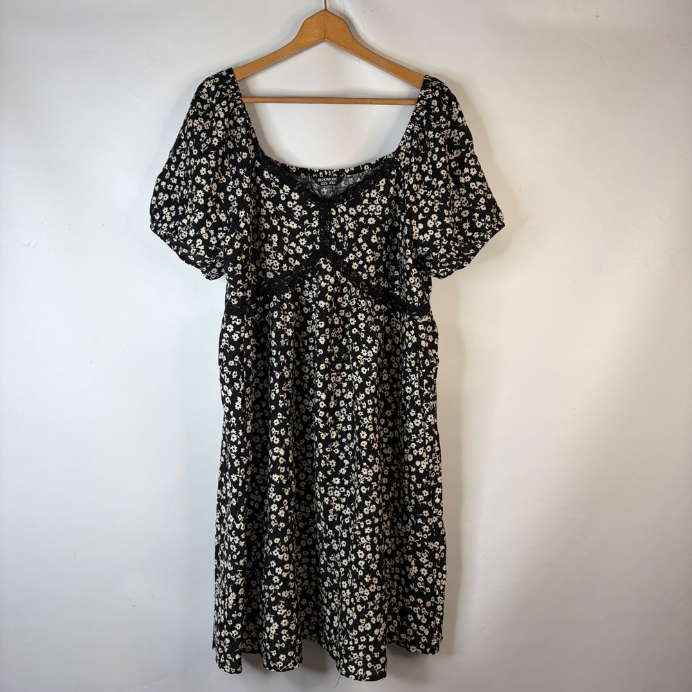 BloomChic Floral Dress Womens 14-16 Black Lace Trim Short Sleeve Empire Waist